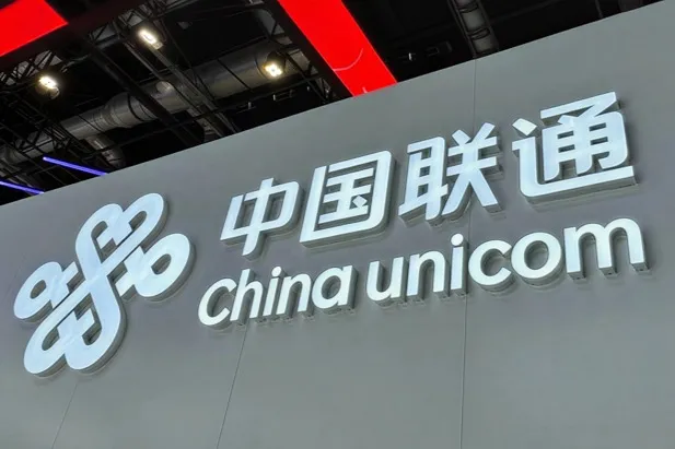 Saisi x Shanghai Unicom | Решение проблемы точного синхронизации работы центров обработки данных (IDC) с использованием оборудования для 5G-связи Saisi!